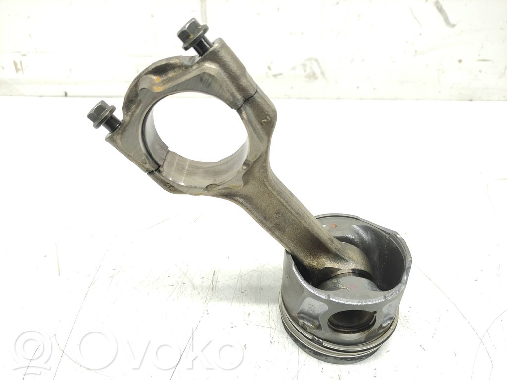 Opel Insignia A Piston with connecting rod 