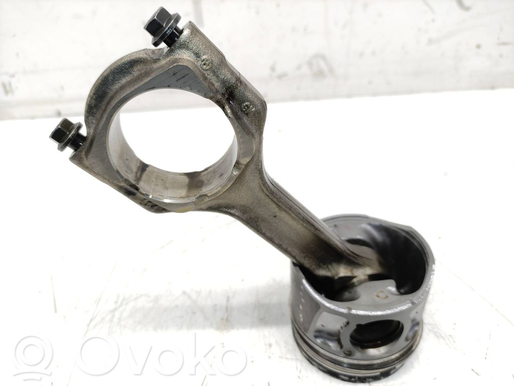 Opel Insignia A Piston with connecting rod 