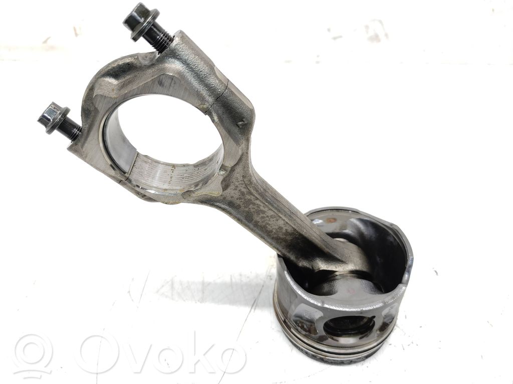 Opel Insignia A Piston with connecting rod 