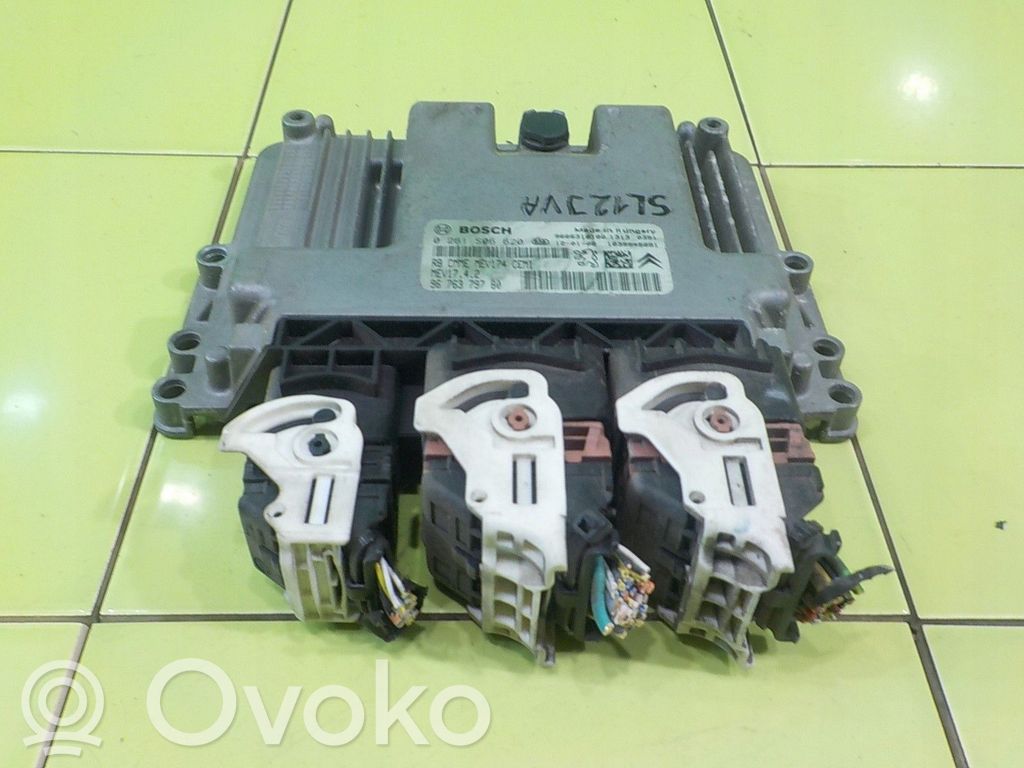 Citroen C3 Picasso Engine control unit/module 