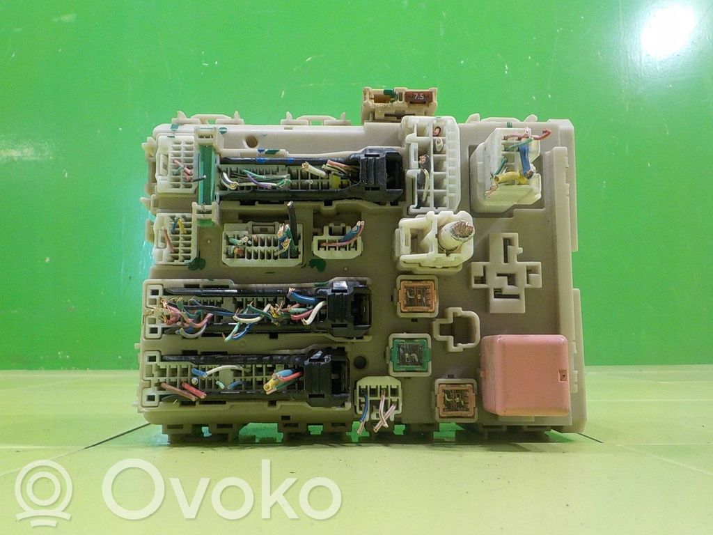 Toyota Avensis T270 Fuse box set 