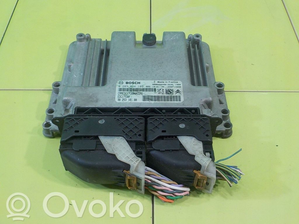 BMW 5 F10 F11 Engine control unit/module 