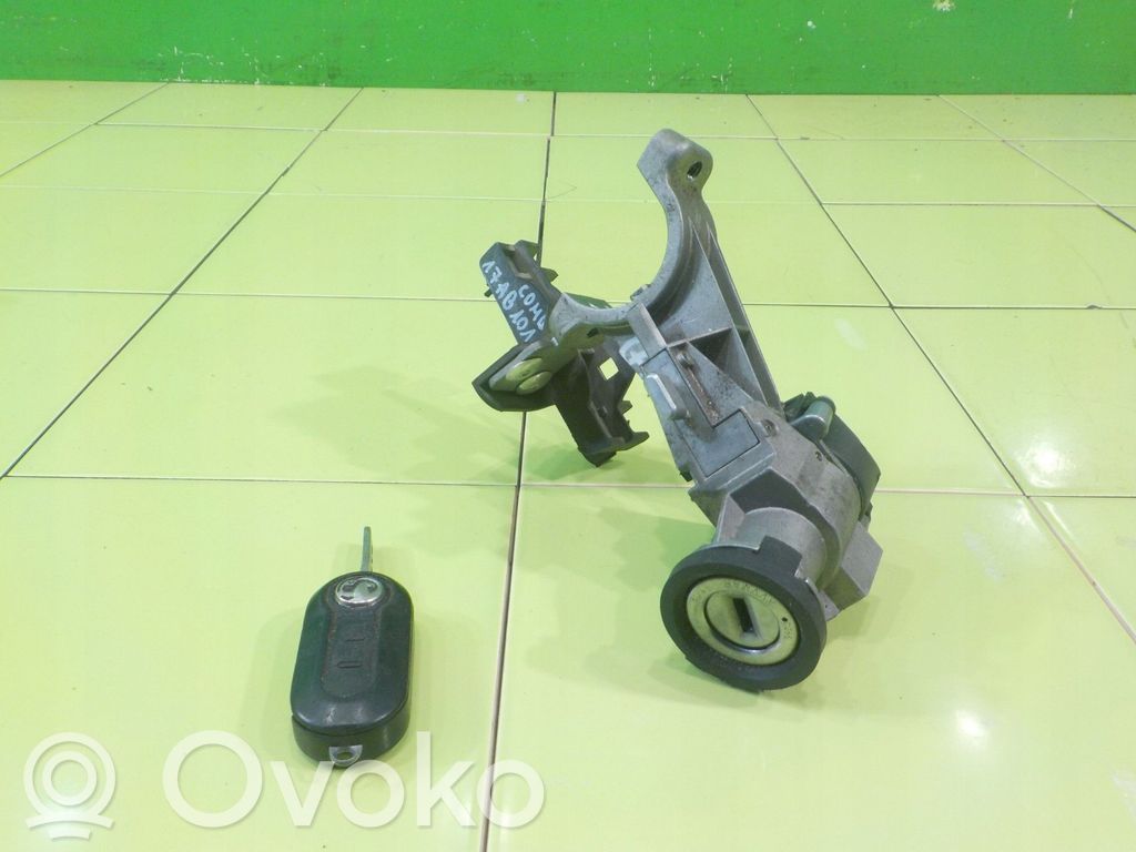 Opel Combo D Užvedimo spynelė 