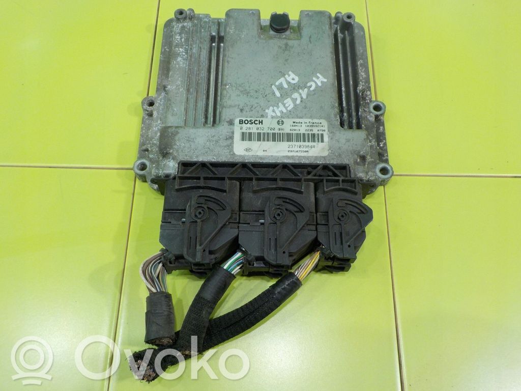Renault Trafic III (X82) Engine control unit/module 