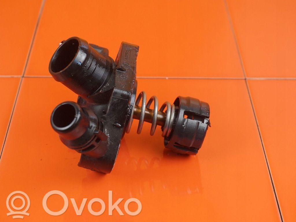 BMW 2 F45 Termostatas/ termostato korpusas 