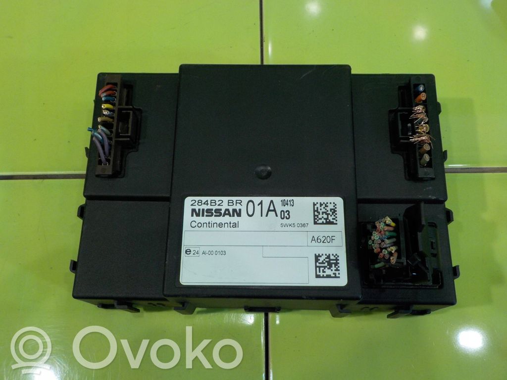 Nissan Qashqai+2 Unidad de control/módulo de carrocería central 