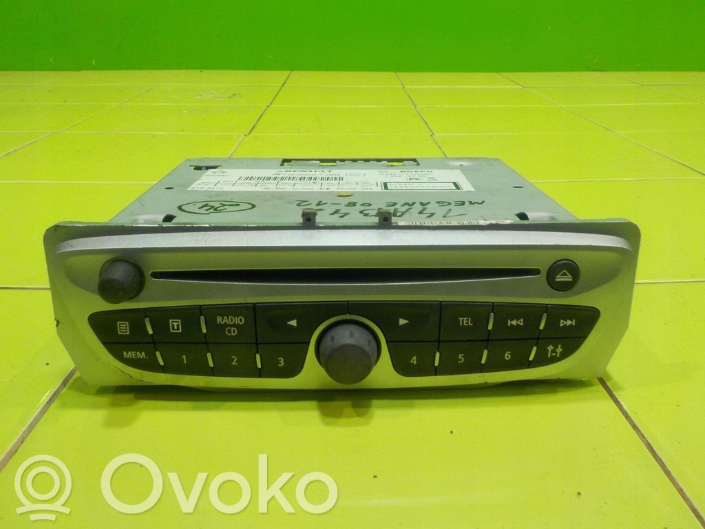 Renault Megane III Panel / Radioodtwarzacz CD/DVD/GPS 