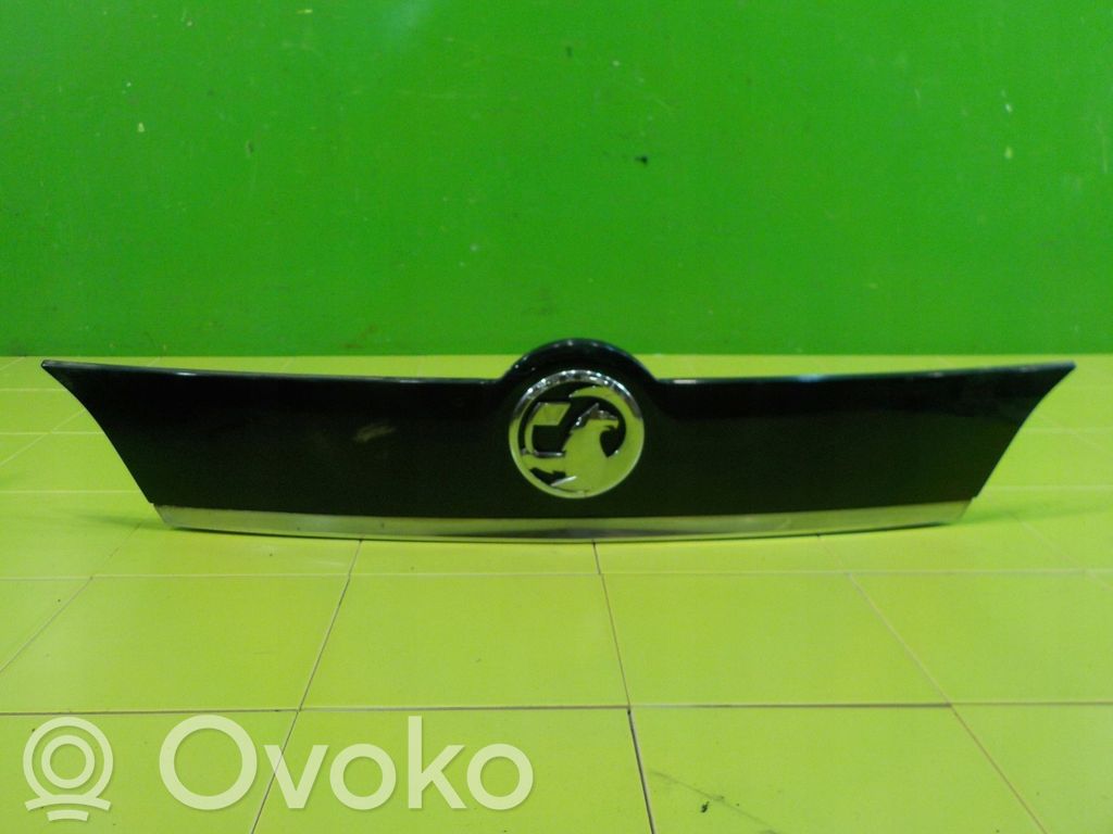 Opel Meriva B Bande de feu arrière/couvercle de plaque d'immatriculation 