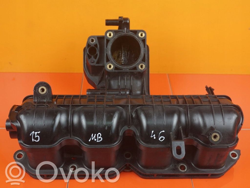 Toyota Auris E180 Intake manifold 