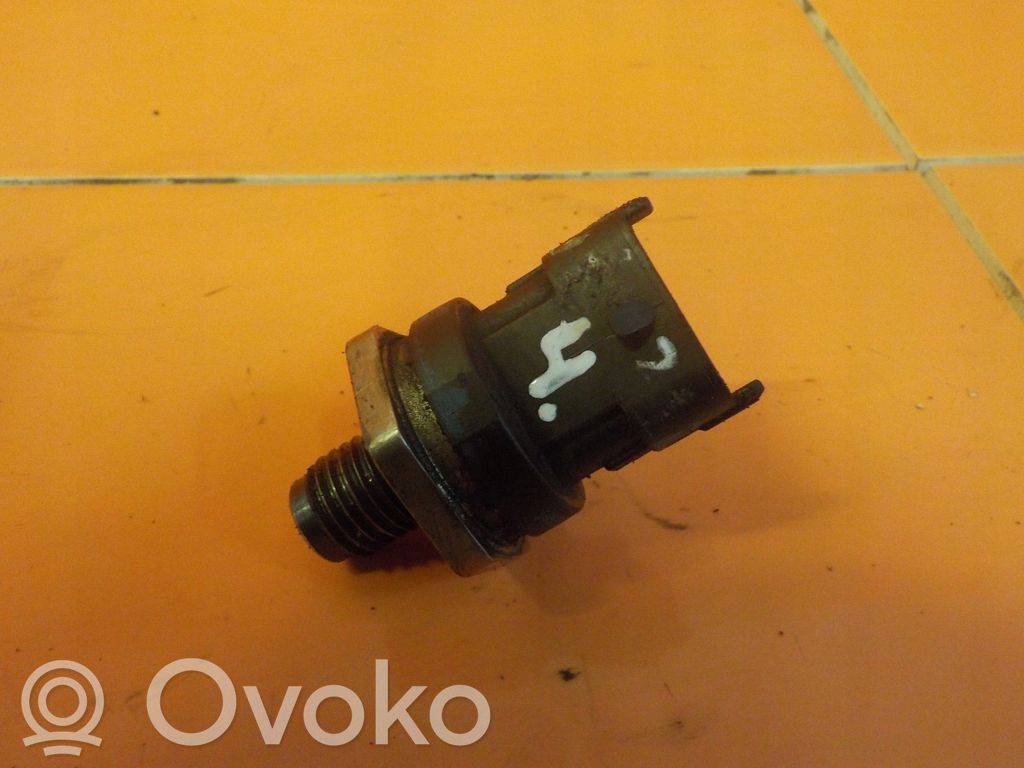 Renault Trafic II (X83) Kraftstoffdrucksensor 