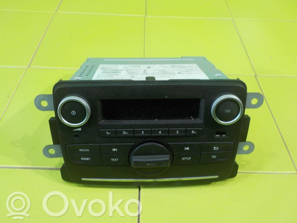 Dacia Sandero II Radio/CD/DVD/GPS-pääyksikkö 
