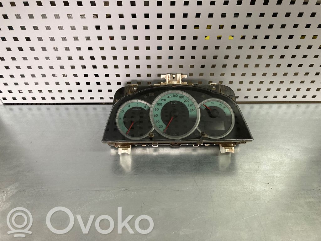 Toyota Corolla Verso AR10 Nopeusmittari (mittaristo) 