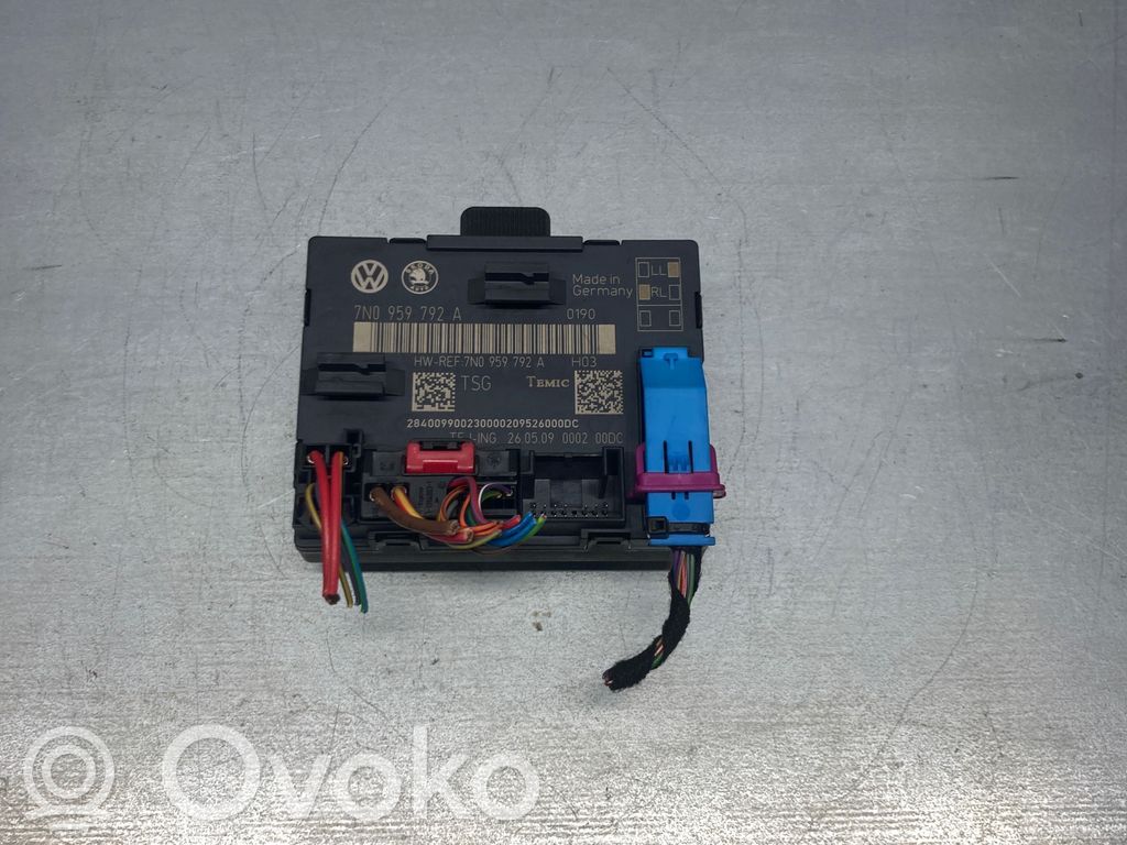 Skoda Superb B6 (3T) Door control unit/module 