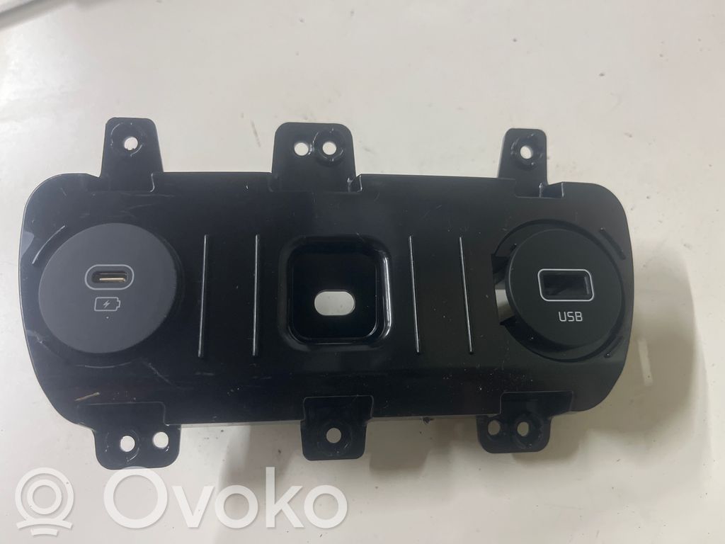 USB socket connector   96123CV910