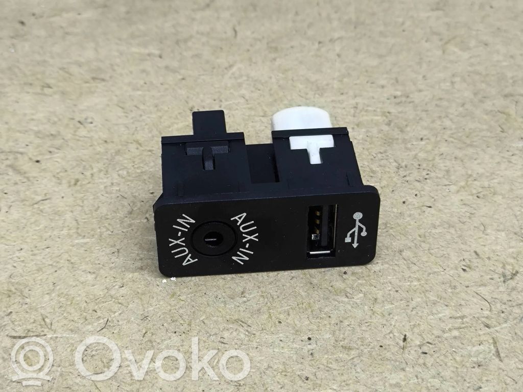 BMW 1 F20 F21 Enchufe conector USB 