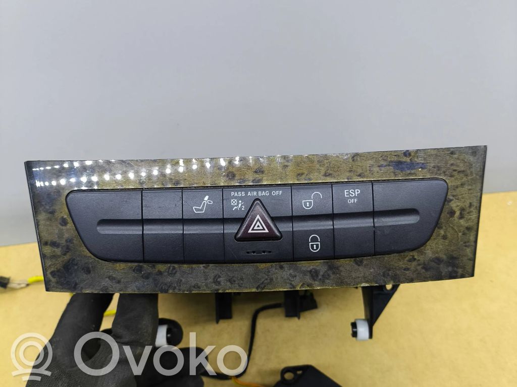 Mercedes-Benz E W211 A set of switches 