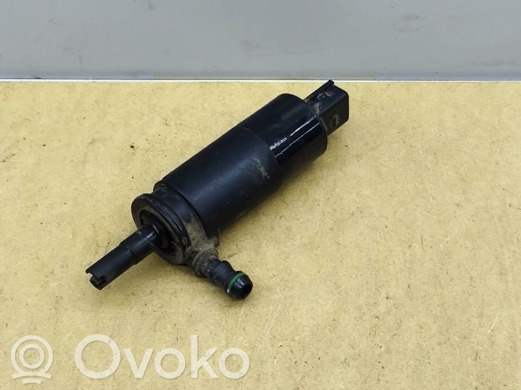 Mercedes-Benz CLK A209 C209 Windscreen/windshield washer pump 