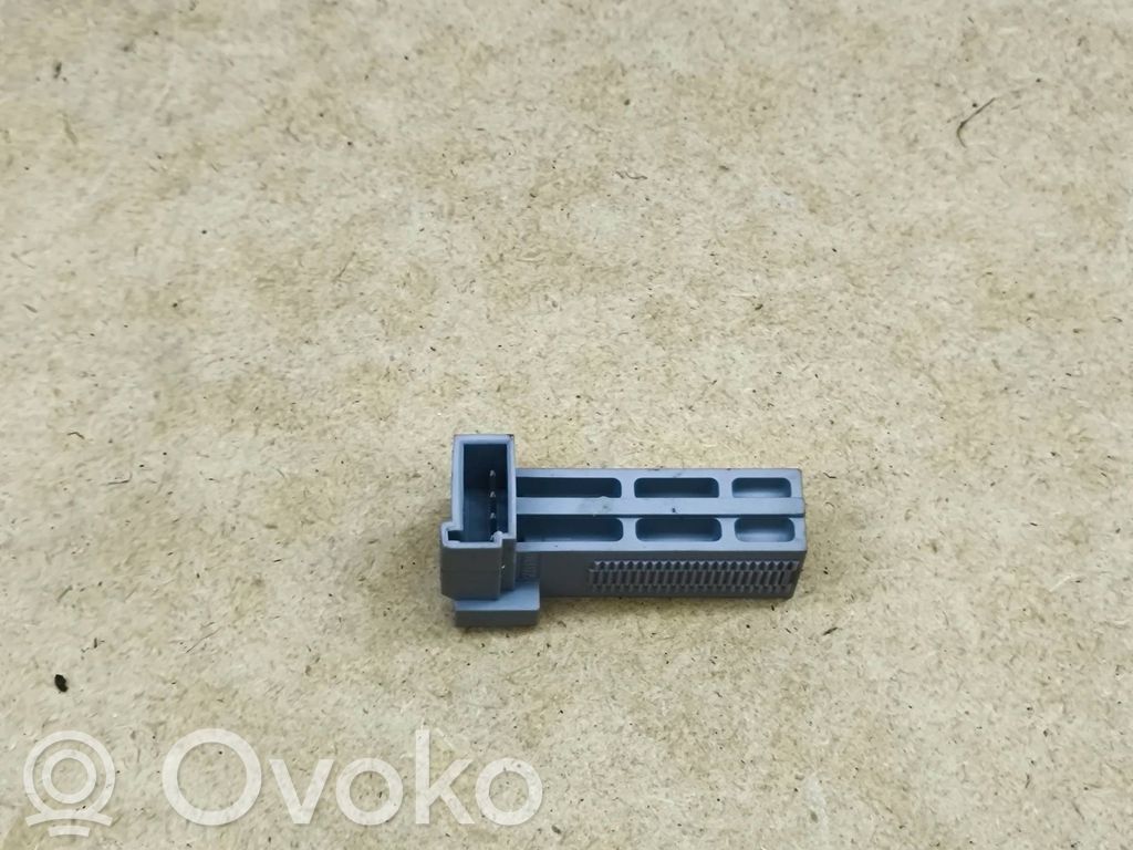 Mercedes-Benz C W204 Brake pedal sensor switch 