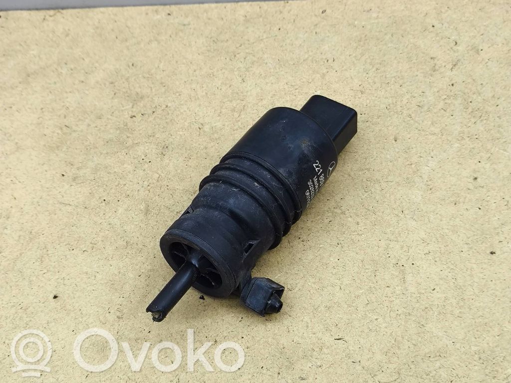 Mercedes-Benz E W212 Windscreen/windshield washer pump 