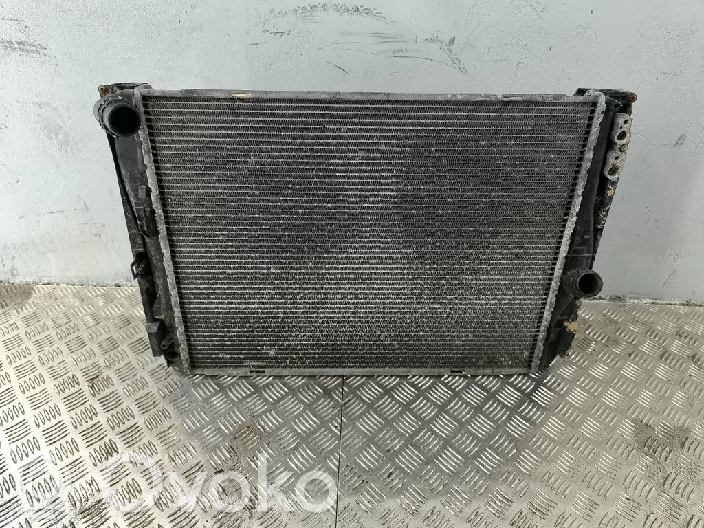 BMW 3 E90 E91 Coolant radiator 