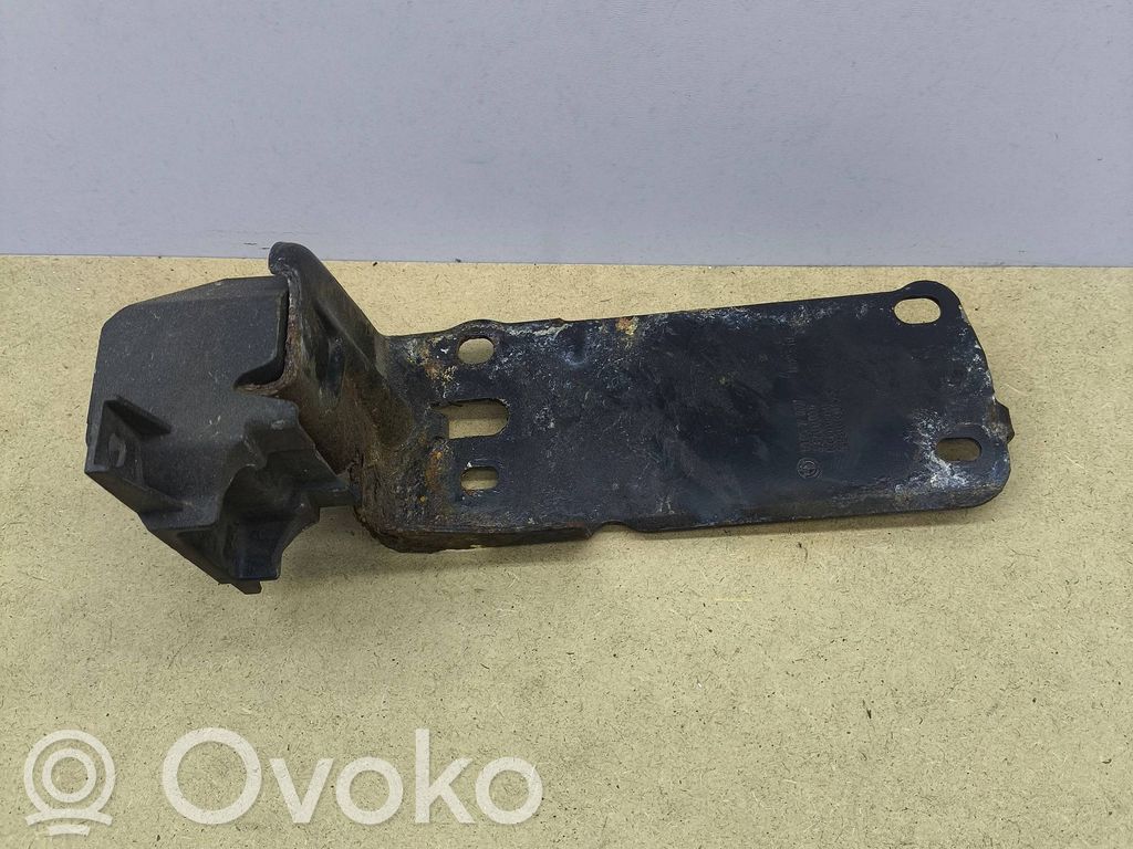 BMW 3 E90 E91 Radiator mount bracket 