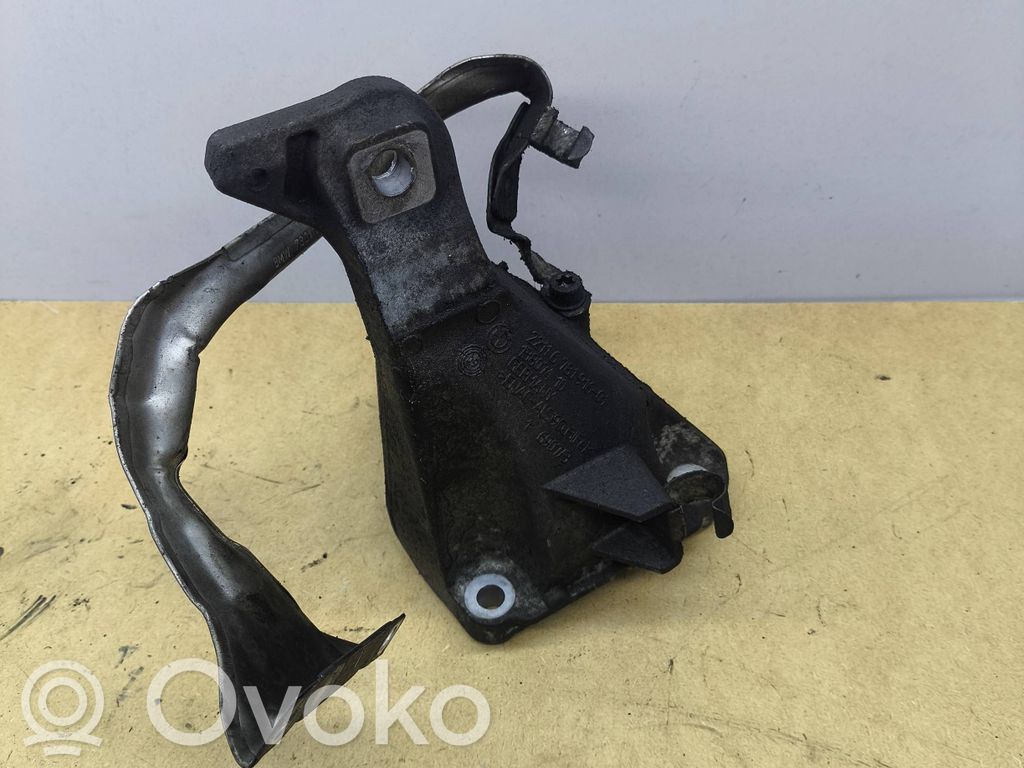 BMW 3 E90 E91 Engine mounting bracket 