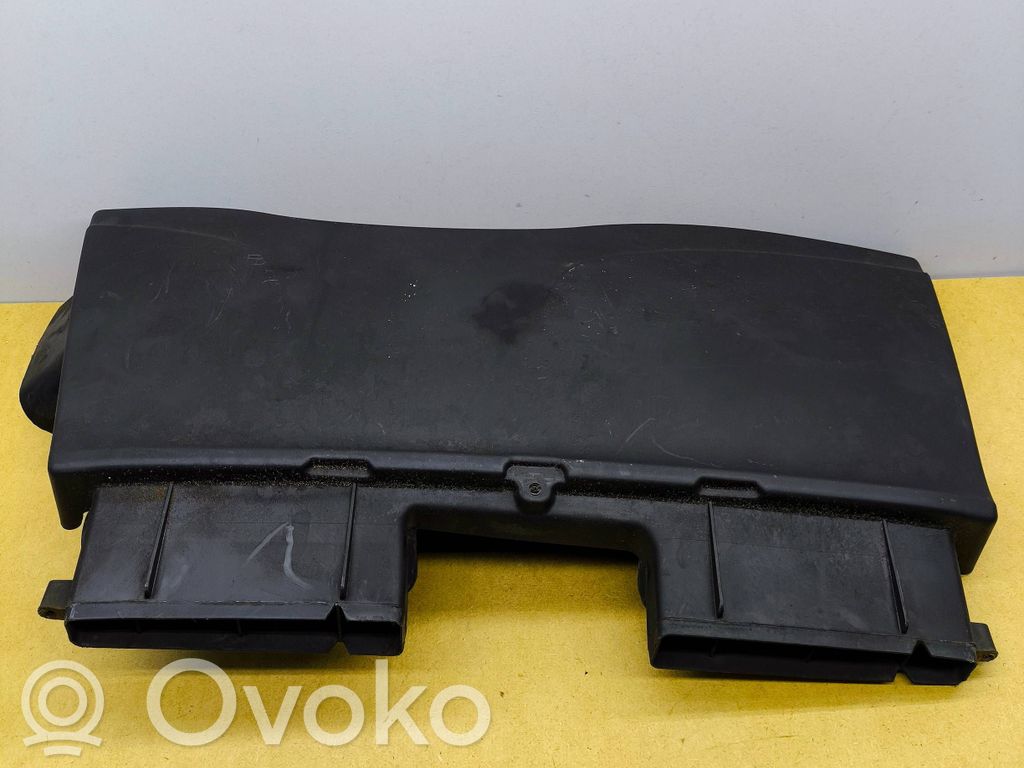 BMW 3 E90 E91 Oro paėmimo kanalo detalė (-ės) 