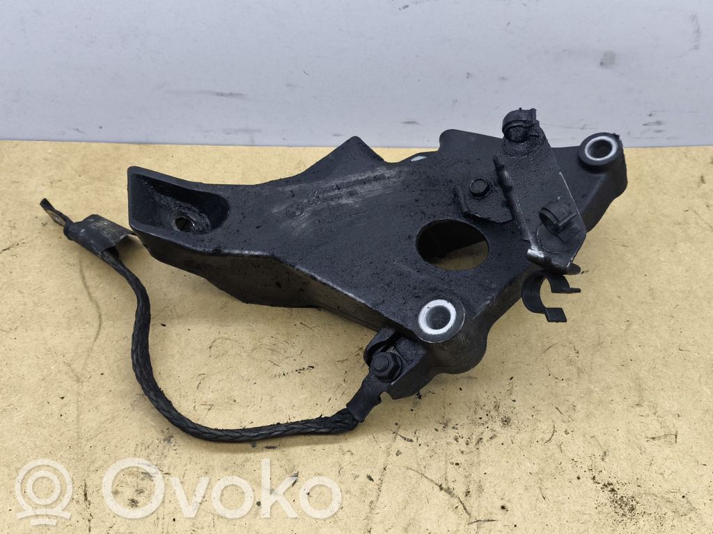 BMW 1 E81 E87 Engine mounting bracket 