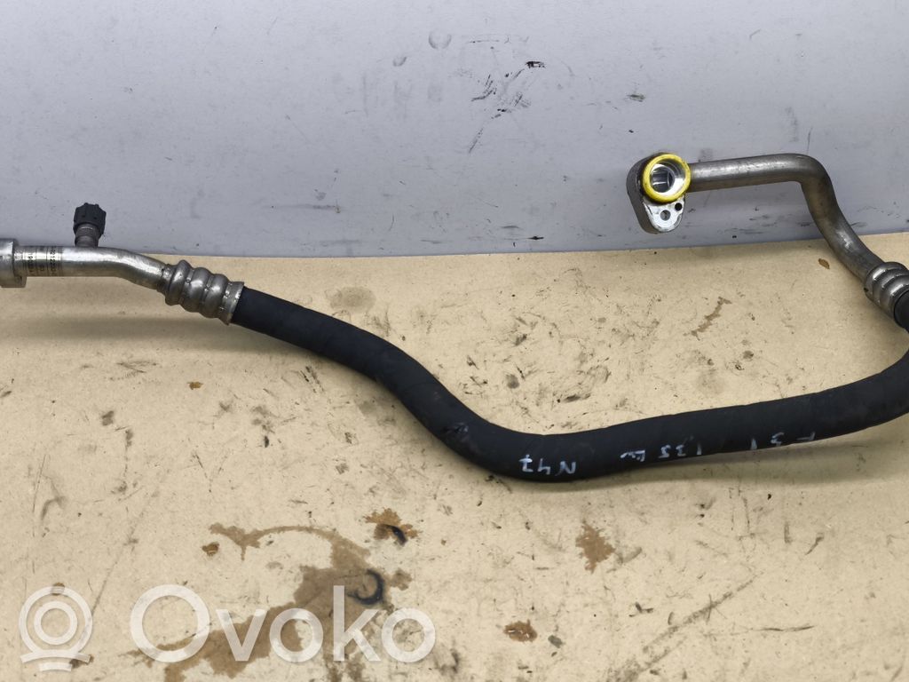 BMW 3 F30 F35 F31 Ilmastointilaitteen putki (A/C) 