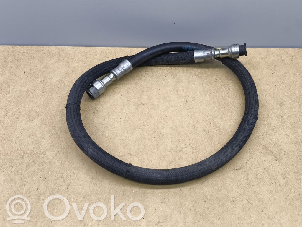 BMW 3 E92 E93 Polttoaineputken letku 