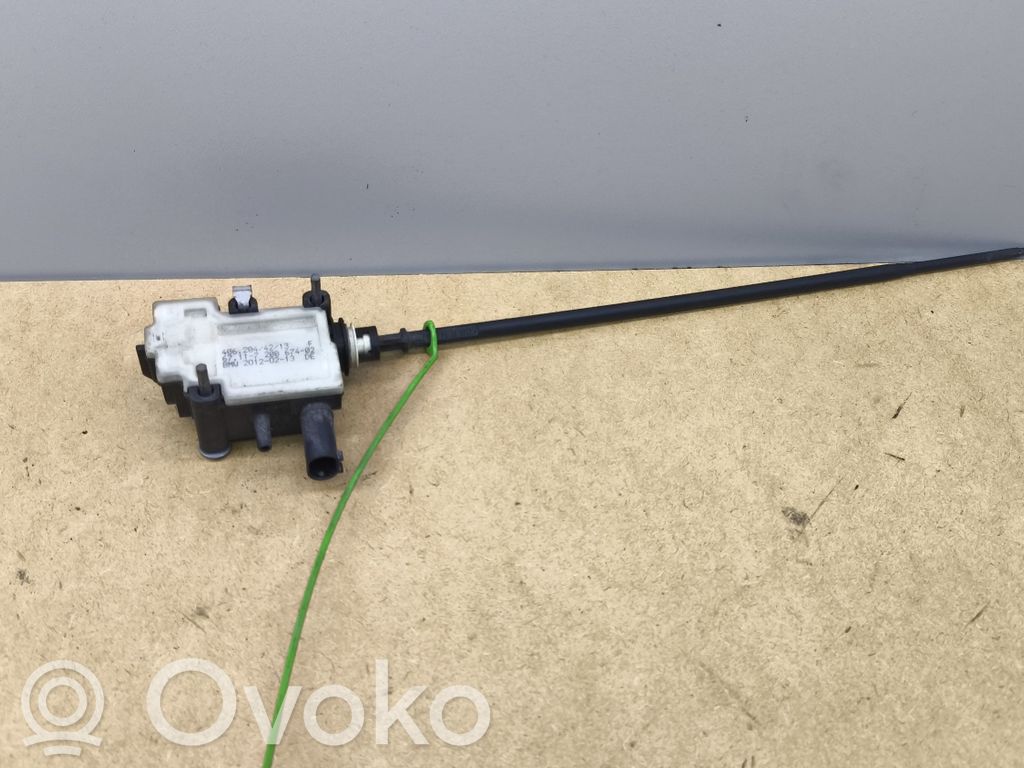 BMW 3 E90 E91 Siłownik klapki wlewu paliwa 