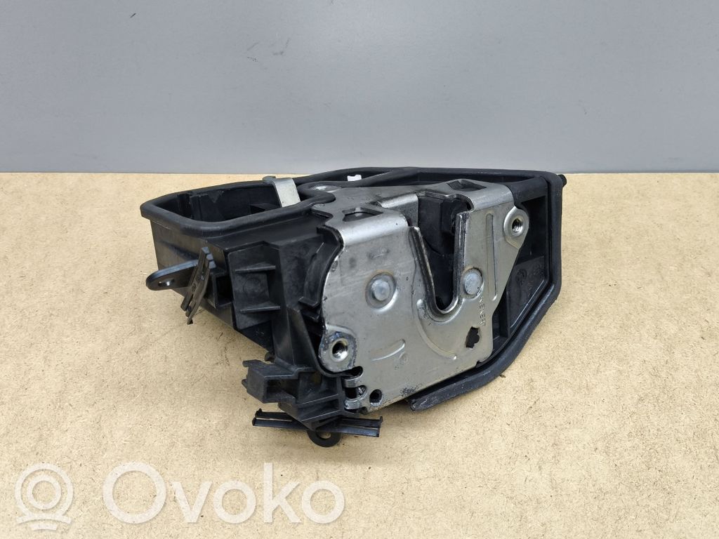 BMW 1 E81 E87 Front door lock 