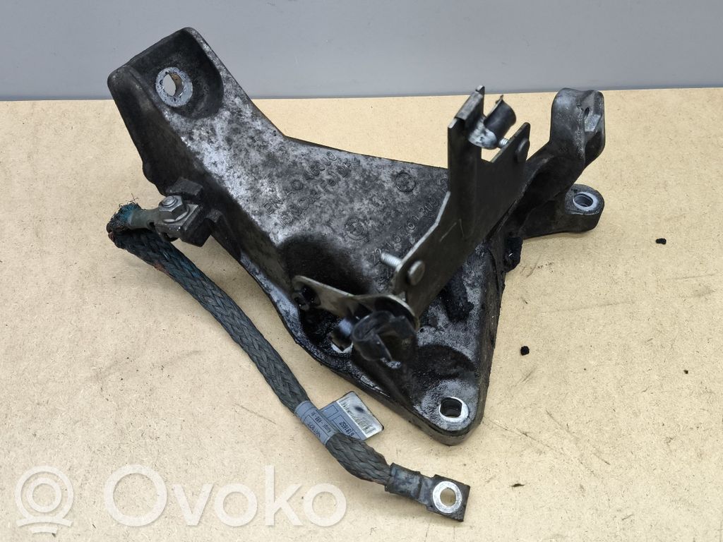 BMW 1 E81 E87 Engine mounting bracket 