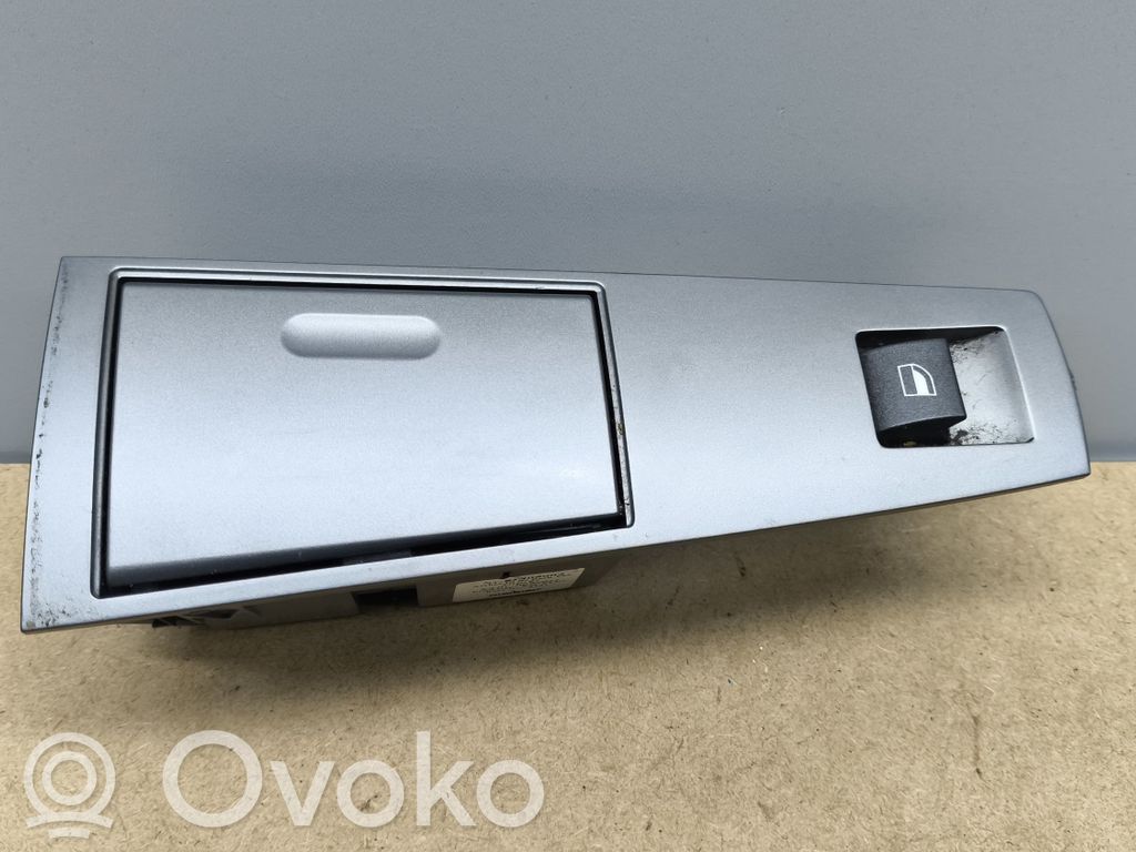 BMW 7 E65 E66 Elektrinių langų jungtukas 