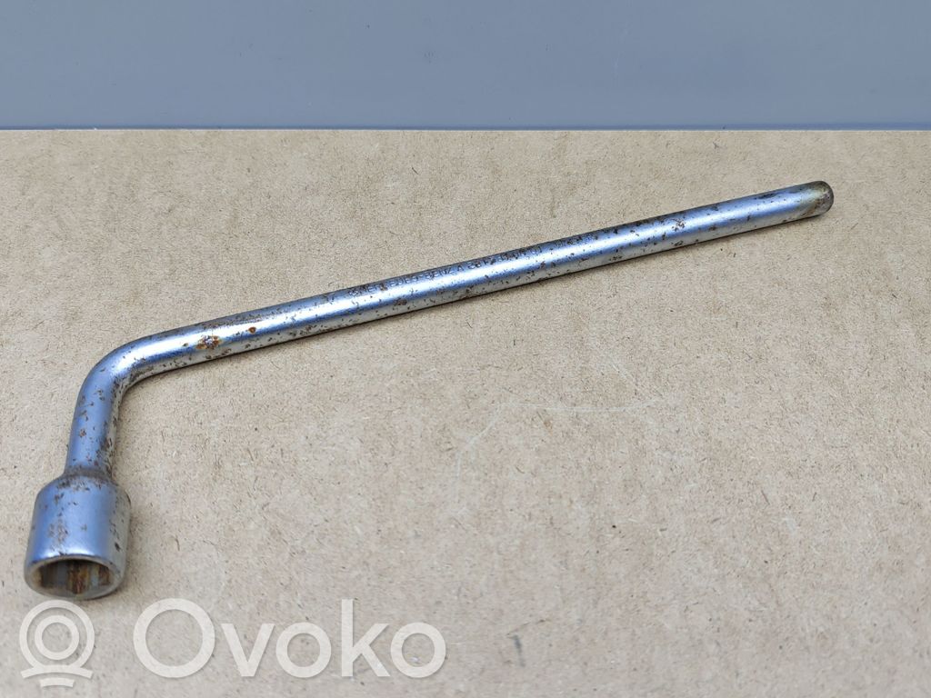 Mercedes-Benz E W211 Llave de tuercas de rueda 