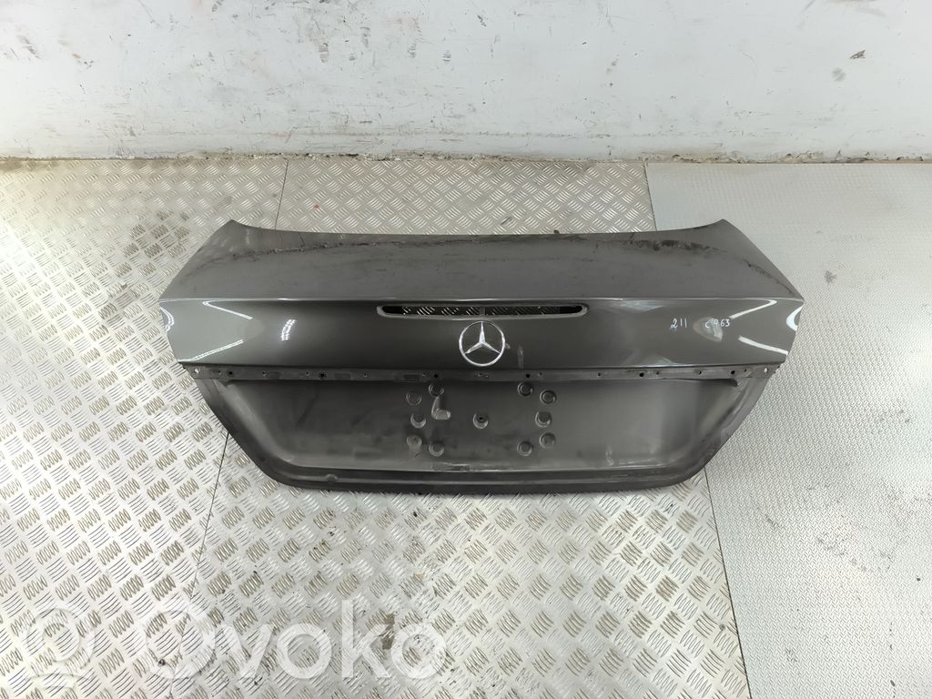 Mercedes-Benz E W211 Puerta del maletero/compartimento de carga 