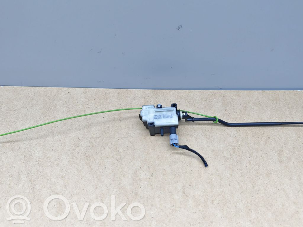 BMW 3 E90 E91 Fuel tank cap lock 
