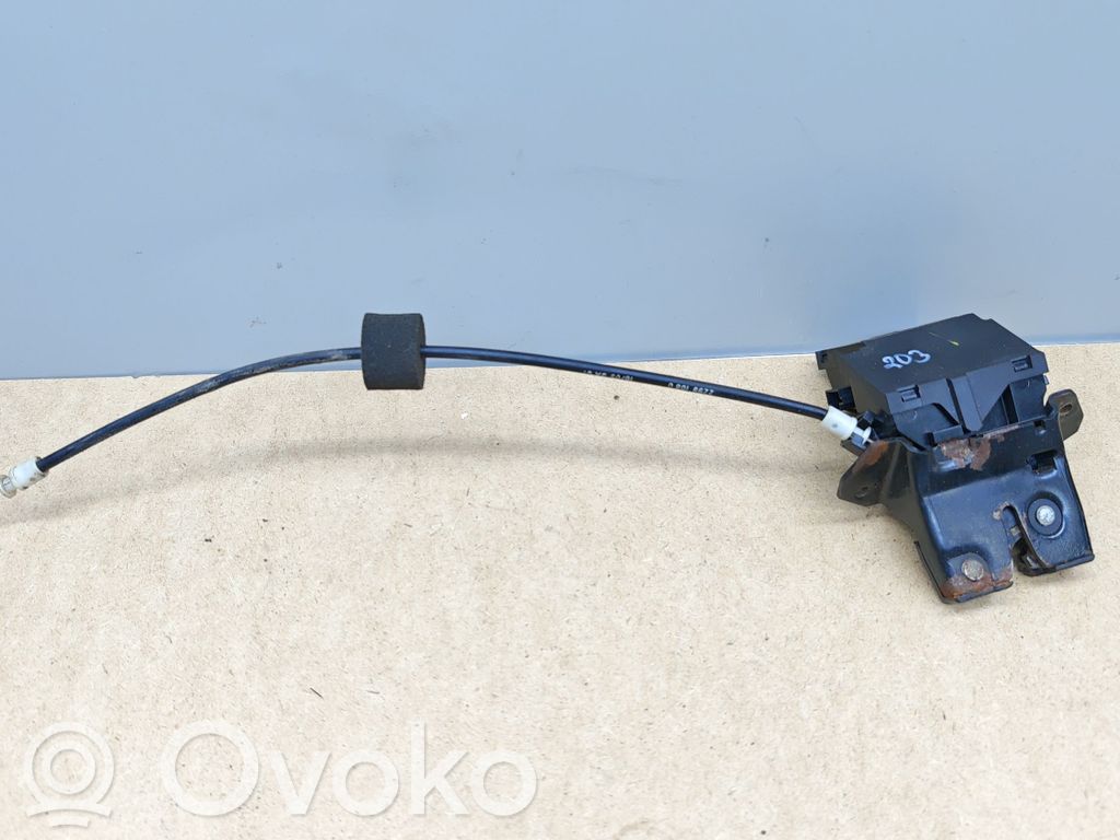Mercedes-Benz C W203 Loading door lock 