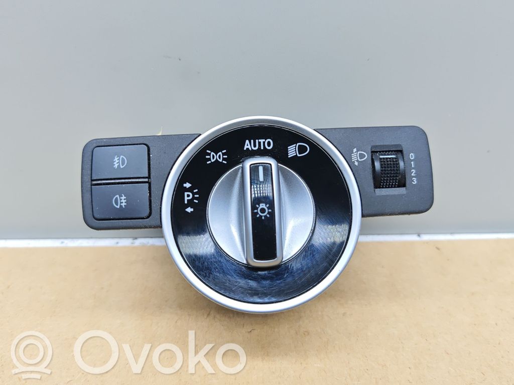 Mercedes-Benz C W204 Przełącznik świateł 