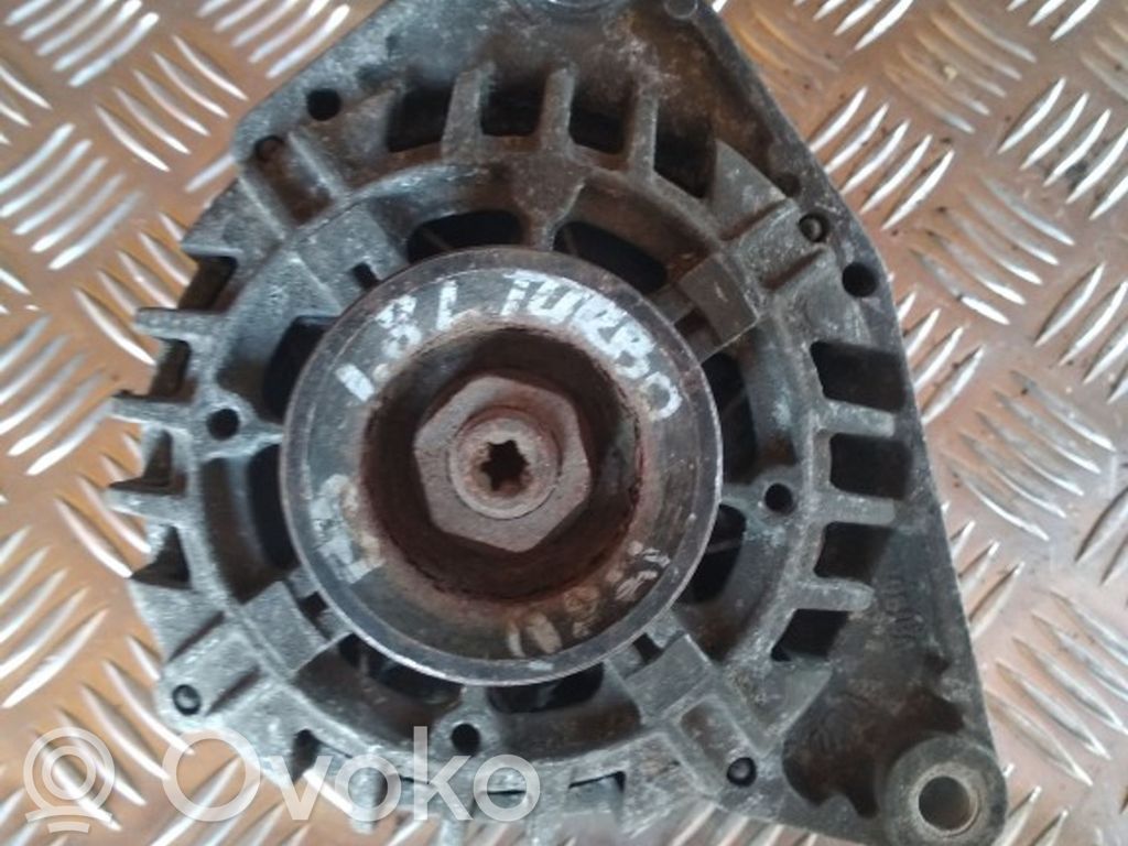 Volkswagen PASSAT B5 Alternator 