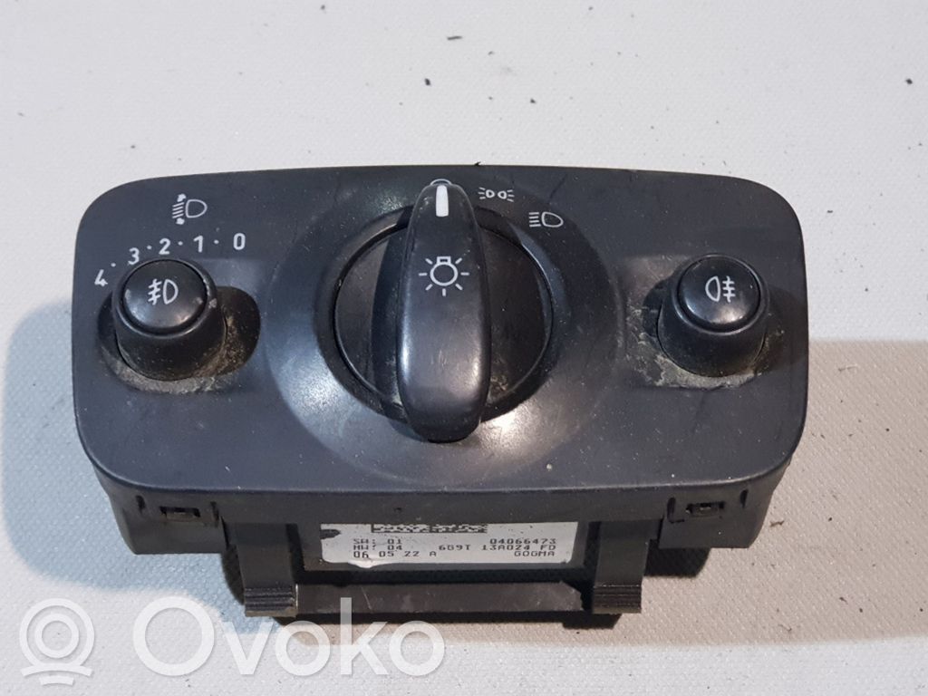 Light switch   04066473,6G9T13A024FD