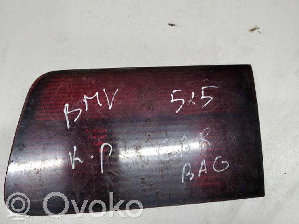 Tailgate rear/tail lights