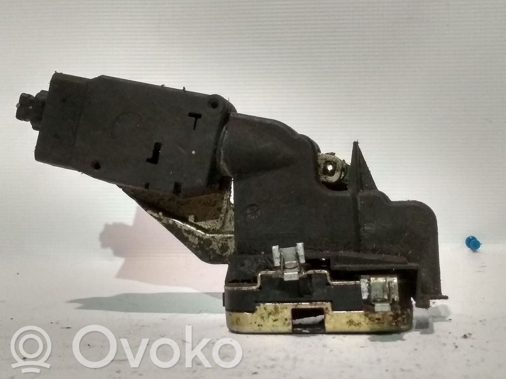 Volvo S40, V40 Takaoven lukko 