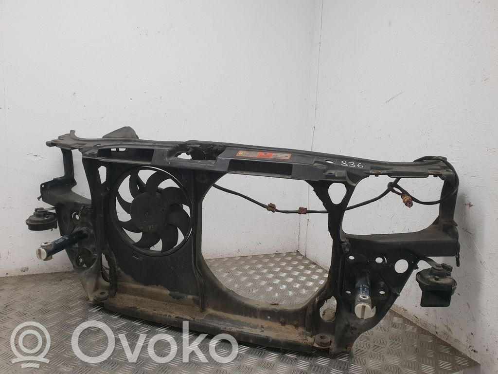 Панель радиаторов   8D0807133A,1852734000