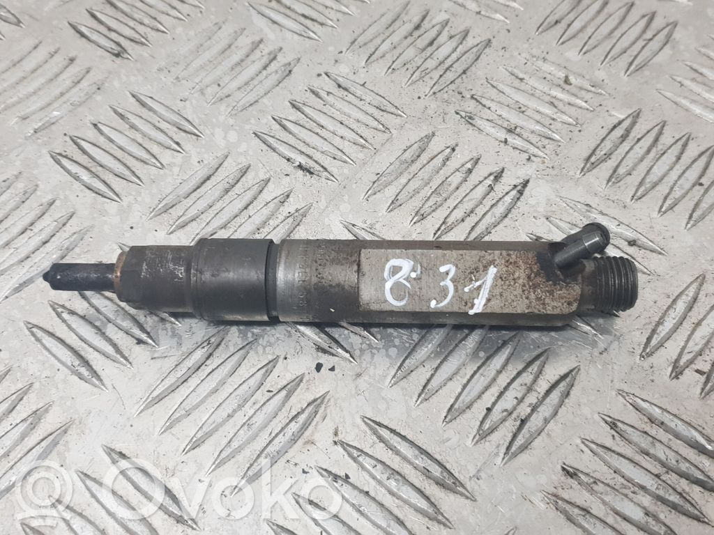 Inyector de combustible   028130201T
