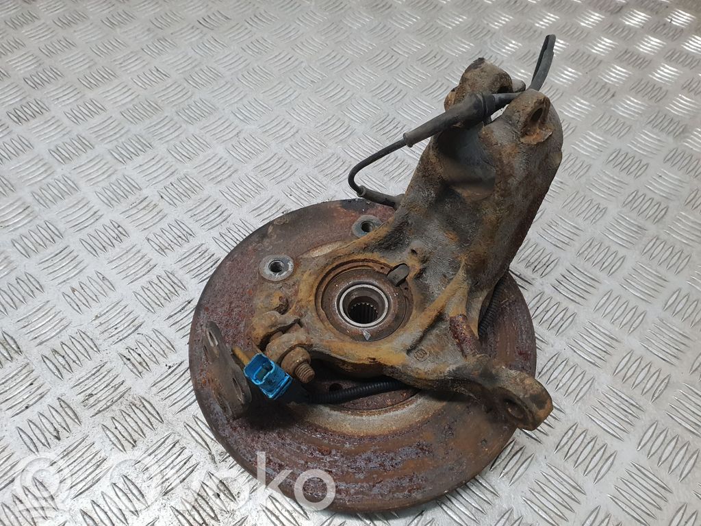 Front wheel hub