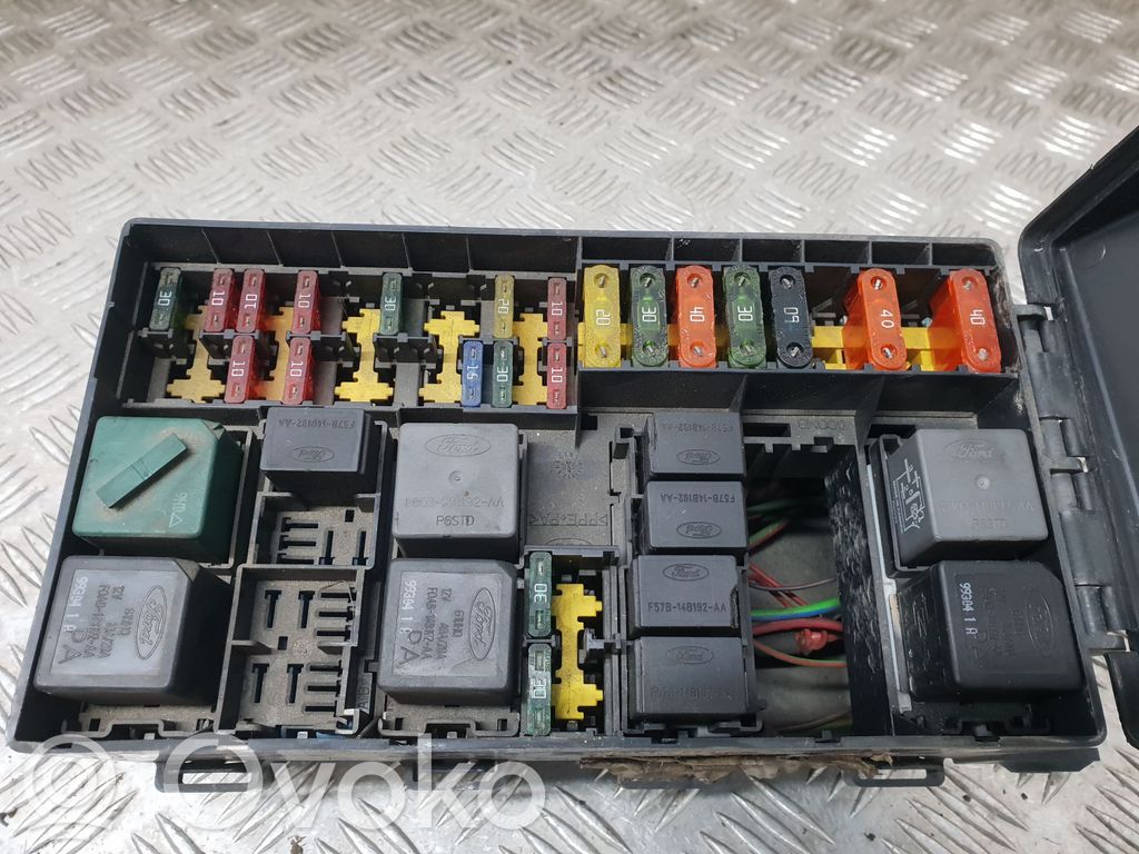 Блок предохранителей   98AG14A067CD
