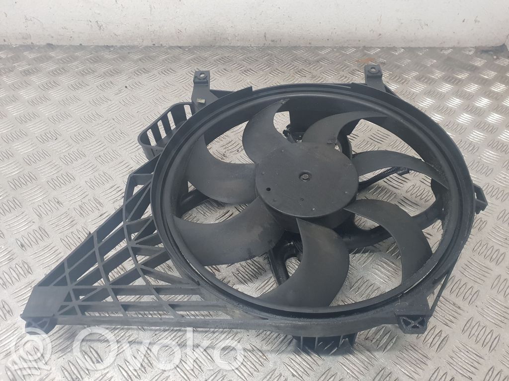 Nissan Primera Elektryczny wentylator chłodnicy 