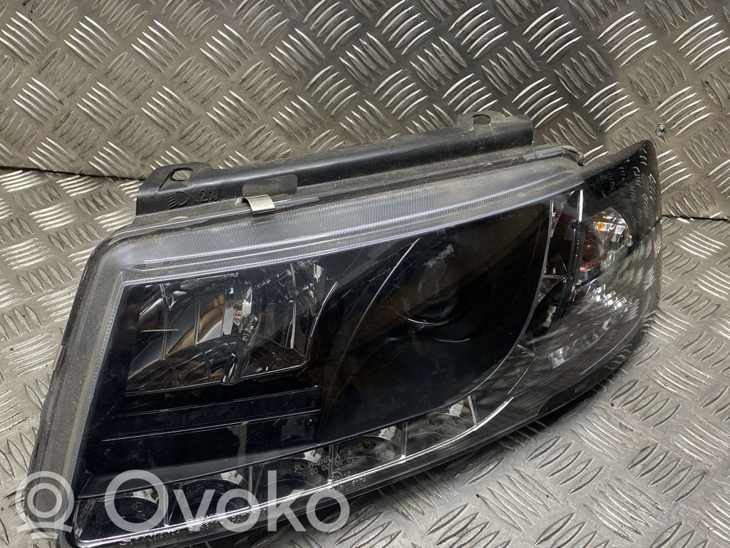 Audi A6 S6 C6 4F Phare frontale 