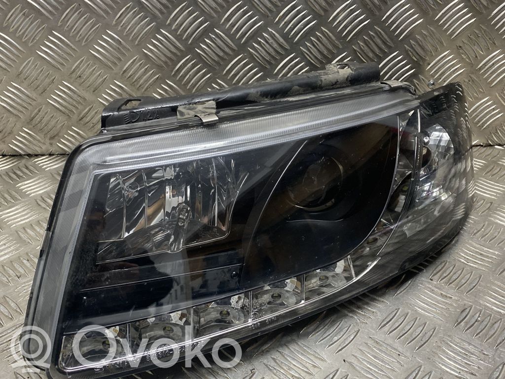Audi A6 S6 C6 4F Phare frontale 